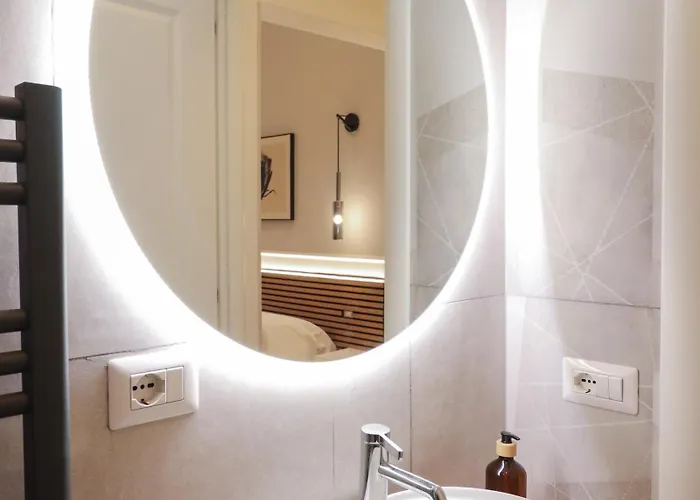 Gasthuis St Peter & Vatican Luxury - Boutique In Centre & Vatican - Ac, Wifi & Metro 5 Min 4*