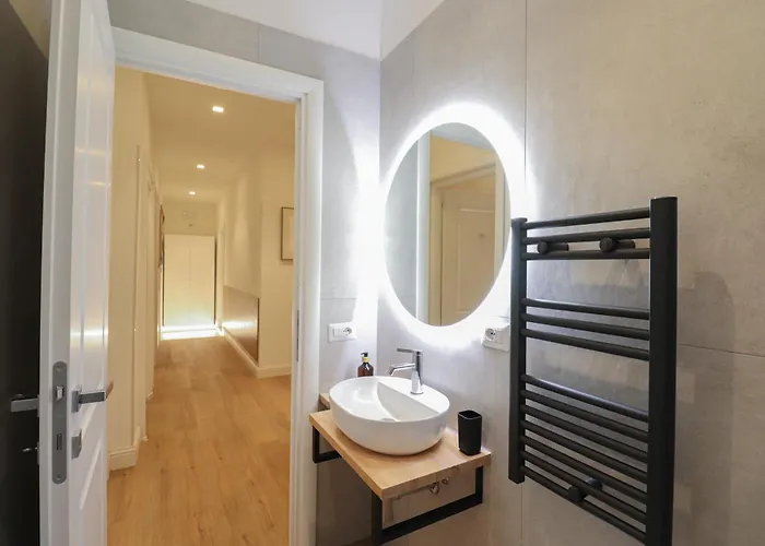 St Peter & Vatican Luxury - Boutique In Centre & Vatican - Ac, Wifi & Metro 5 Min 4*
