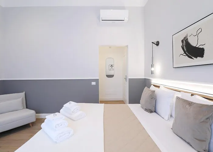 St Peter & Vatican Luxury - Boutique In Centre & Vatican - Ac, Wifi & Metro 5 Min בית הארחה