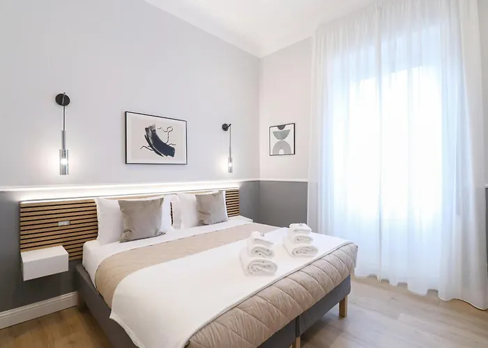 Gasthuis St Peter & Vatican Luxury - Boutique In Centre & Vatican - Ac, Wifi & Metro 5 Min 4*
