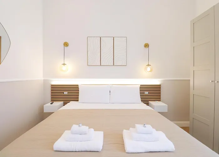 Gasthuis St Peter & Vatican Luxury - Boutique In Centre & Vatican - Ac, Wifi & Metro 5 Min 4*
